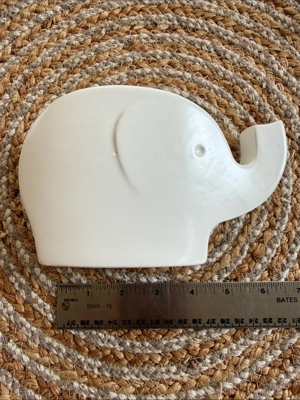 Fred and Friends White Elephant Ceramic Olive /Pistachio Dish🐘NWOB